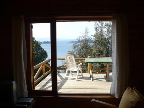 Cabañas Bahia Radal (Cabanas Bahia Radal) in 비야 페우에니아