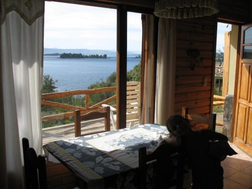 Cabañas Bahia Radal (Cabanas Bahia Radal) in 비야 페우에니아