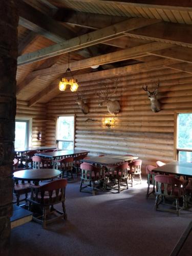 Schott's Lake Conference & Resort in 森德雷 (AB)