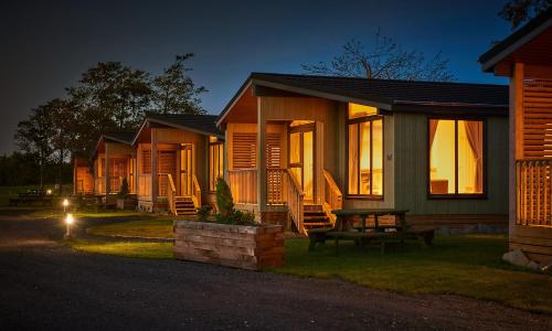 Silverwood Luxury Lodges & Bistro Barn