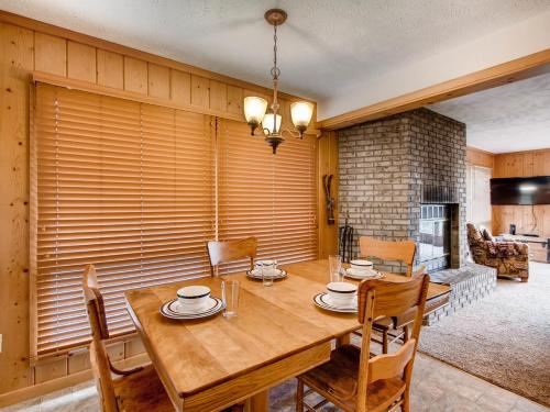 Misty Cove - Sevierville Cabin - image 2