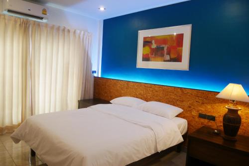 The 92 Residence The 92 is perfectly located for both business and leisure guests in Bangkok. Featuring a satisfying list of amenities, guests will find their stay at the property a comfortable one. Service-minded sta