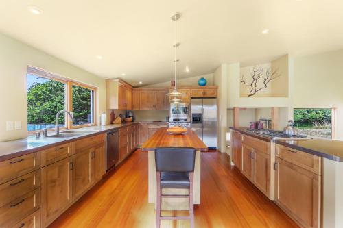 Meadow House - image 9