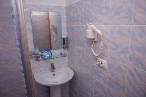 Bathroom, Almaty-Tranzit N1 Hotel in Almaty