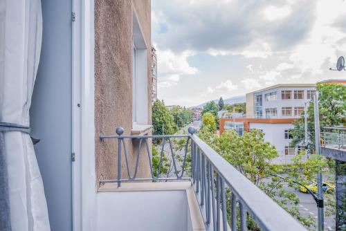 Dondukov Boulevard Two Bedroom Designer Suite, София (фото 9)