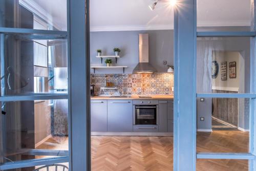 Dondukov Boulevard Two Bedroom Designer Suite, София (фото 3)