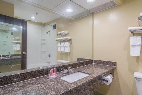Econo Lodge Darien
