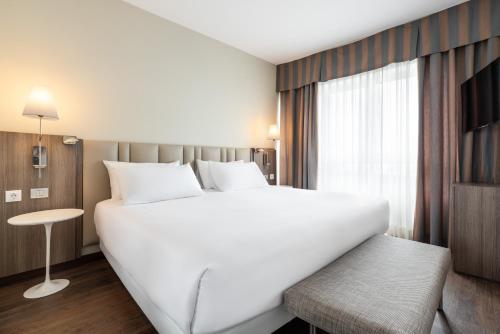 Eurostars Atlantico Eurostars Atlántico is conveniently located in the popular Oza area. The property features a wide range of facilities to make your stay a pleasant experience. Facilities like daily housekeeping, tick
