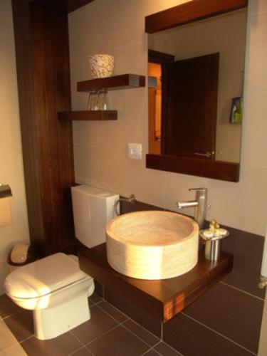 Standard Double/Twin Room image 10