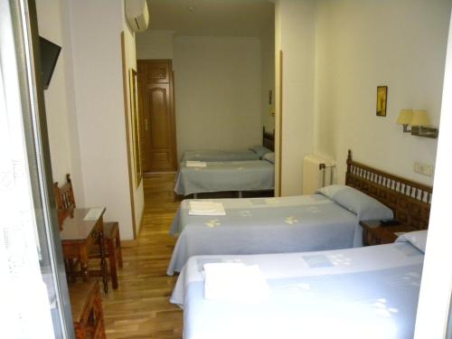 Hostal Biarritz - image 11