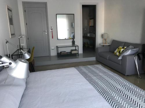 Triple Room with Bathroom room in B&B Questa casa non e'un albergo