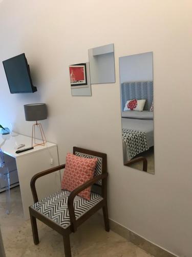 Double Room with Private Bathroom room in B&B Questa casa non e'un albergo