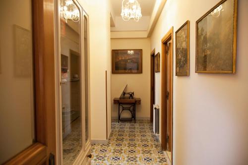 Maman Suite, city center near Molo Beverello, Neapel (Foto 8)