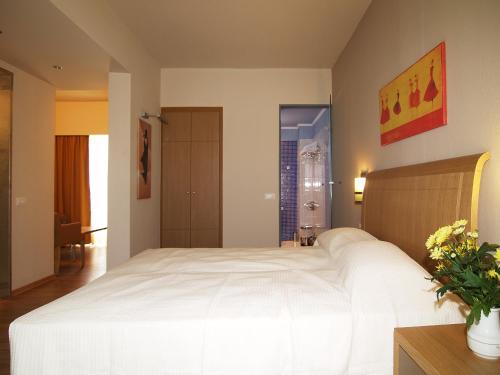 Sgouros Hotel - image 8