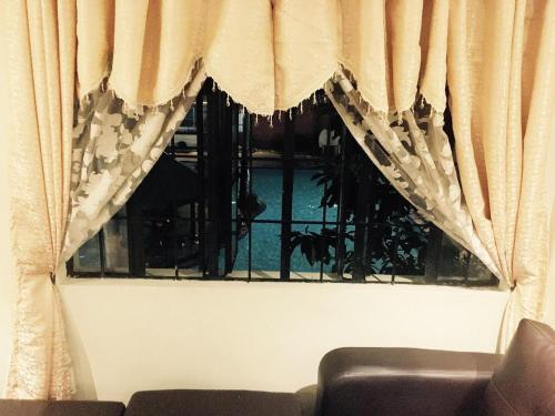 Affordable 2 BR 2 BA w/ Skycable, Netflix, & Amazon Prime - Tap to explore photos