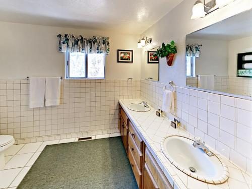 43651 Yosemite House - image 6