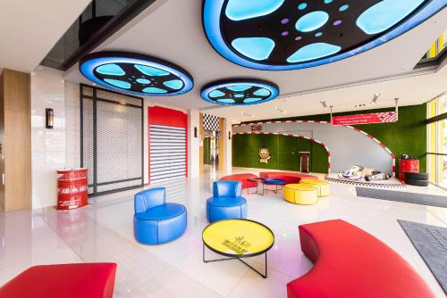 大廳, 華園大飯店草衙館 (Holiday Garden Hotel SKM Park) in 前鎮區