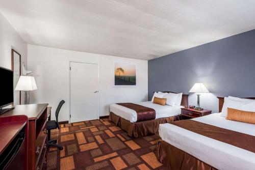 Days Inn & Suites by Wyndham Lodi