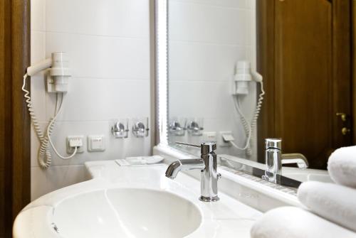 Frapolli Hotel - image 14