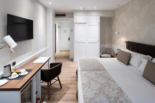 Room, family