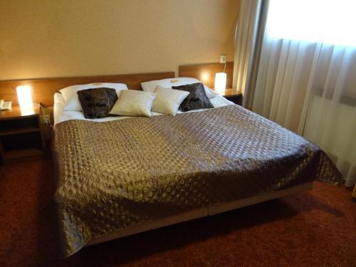Grot Hotel - image 6