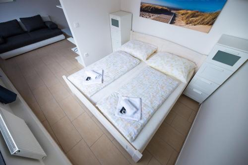 Apartments Kopečná with parking - image 5