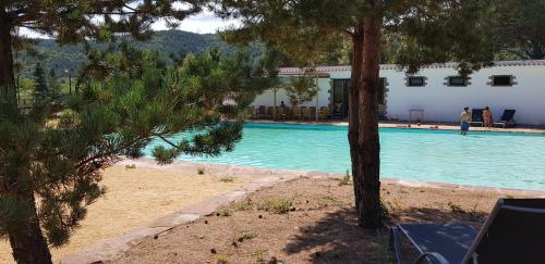 Úszómedence, Hostal La Guineu in Masvidal