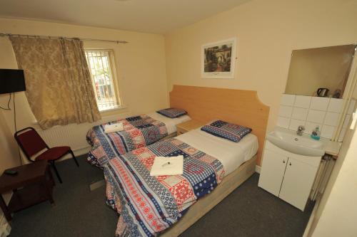 Acton Town Hotel - image 6