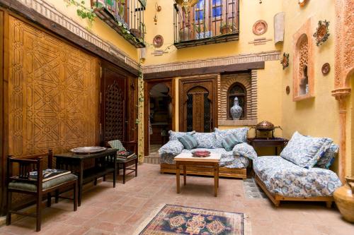 Charming Andalusian House - free parking Charming Andalusian House - free parking