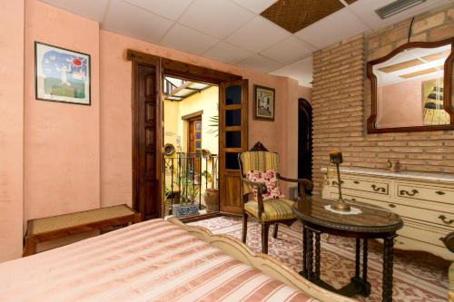 Charming Andalusian House - free parking Charming Andalusian House - free parking