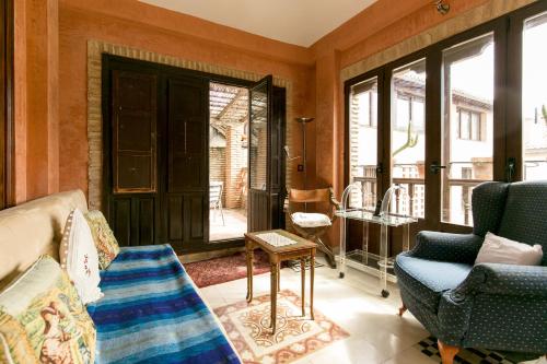 Charming Andalusian House - free parking Charming Andalusian House - free parking