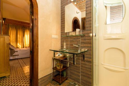 Charming Andalusian House - free parking Charming Andalusian House - free parking