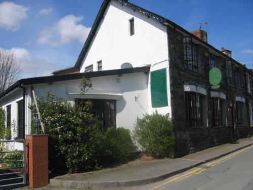 B&B Rhayader - The Horseshoe Guesthouse - Bed and Breakfast Rhayader