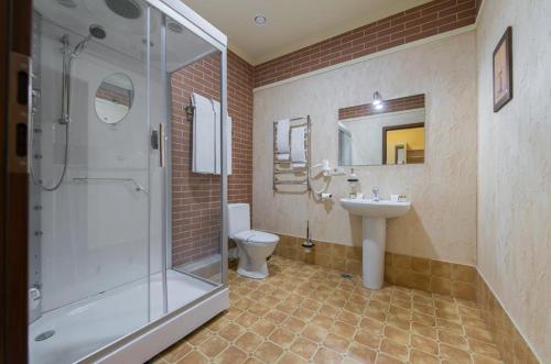 auberge des balastres 90 avenue de tarascon fontvieille france fr 13990 hotel ville house premium r