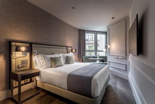 1 queen bed