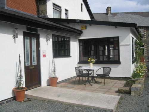 The Horseshoe Guesthouse - image 10