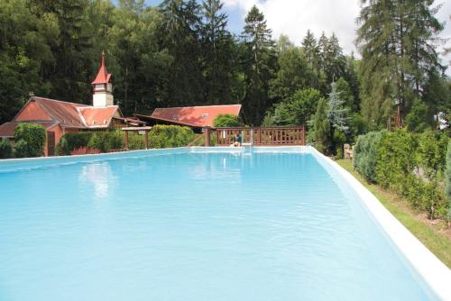Peldbaseins, Camping Karolina in Plana U Marianskih Lazni