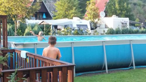 Peldbaseins, Camping Karolina in Plana U Marianskih Lazni