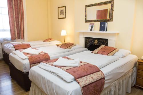 Dolphin Hotel - image 7