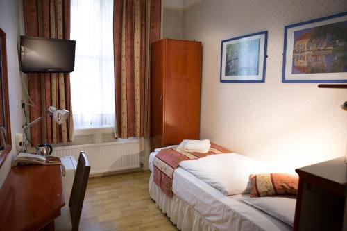 Shakespeare Hotel - image 5