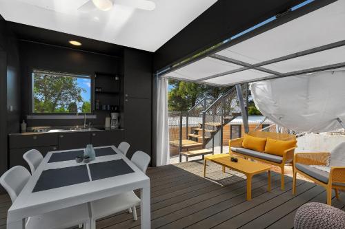 Friends & Family Glamping pad