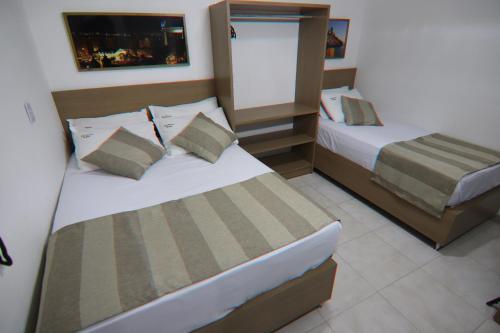 Standard Triple Room image 2