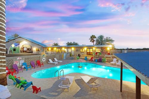 Swimming pool, Hotel McCoy - Art, Coffee, Beer, Wine in Tucson (AZ)