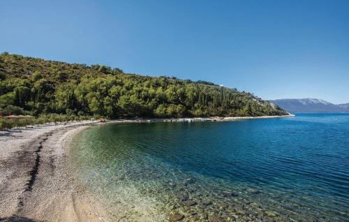 Apartmani Kremena small beach 200m