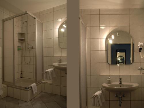 Hotel zwei&vierzig 4