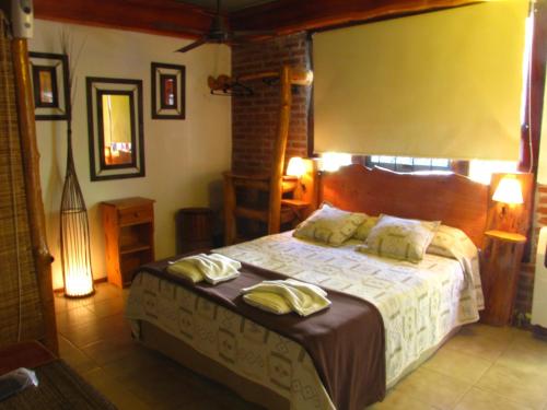 1 double bed, 2 twin beds
