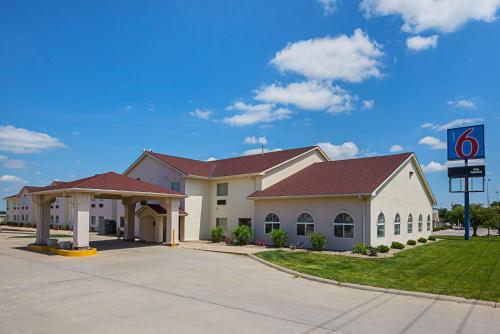 Motel 6 Omaha - Iat West