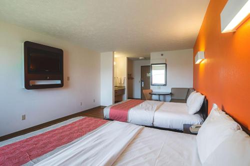 Motel 6 Omaha - IAT West