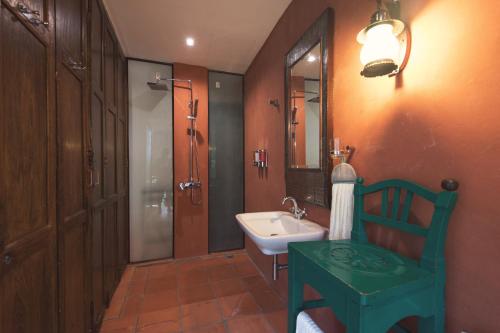 2ROOMS Boutique House - 샤워실