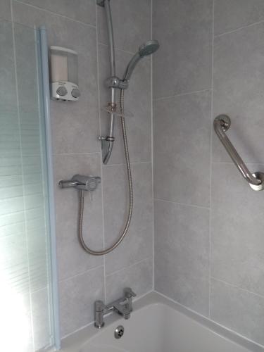 Belfast City Centre - Parking - Private Entrance - BHR Apartments - image 8